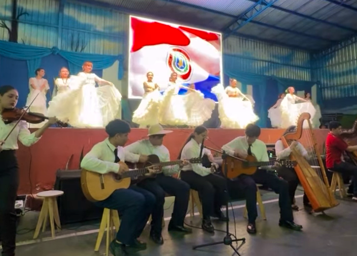 Destacada Participación de la Banda y Valet del Colegio "La Aurora"